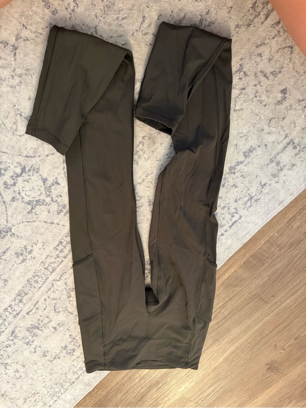 lululemon athletica Green High-Rise Leggings with Reflective Logo - Picture 2 of 2